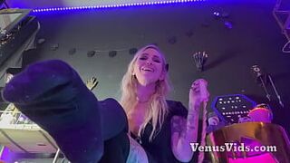 Очиститель ног Пожиратель спермы - порно видео