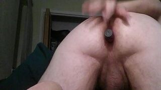 Толстая попка и вибратор - порно видео