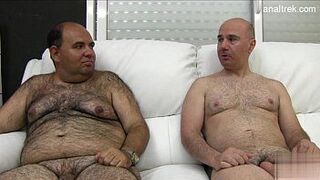 Возбужденная дочь в жестком гэнгбэнге - порно видео