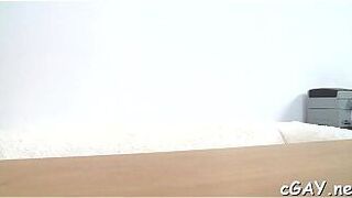 Минет для красивого парня-гея - порно видео