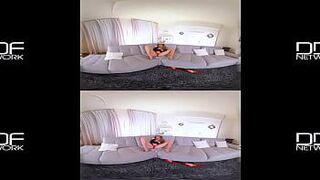 Длинноногая фея: сексуальная брюнетка заставляет тебя кончить на ступни - порно видео