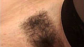 Она милая, она горячая и у нее есть маска ... кто эта девушка? - порно видео