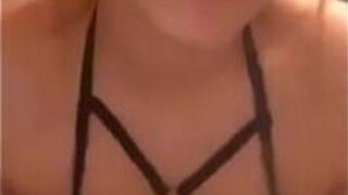 Джолин точно знает, как начать выходные - порно видео