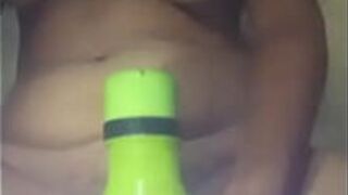 Дези-бхабхи нужен секс с болтом и зеленой водой, который нравится использовать - порно видео