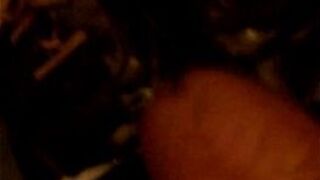 Я кончаю на туфли моей подруги - порно видео