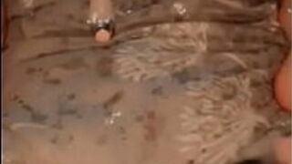 Когда она думает обо мне - порно видео