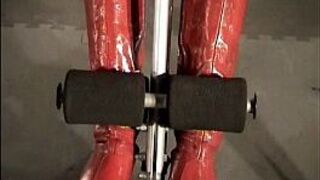 Супер девушка связана и оговаривается - порно видео