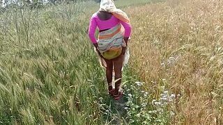 Дези бхабхи бля в джунглях - порно видео