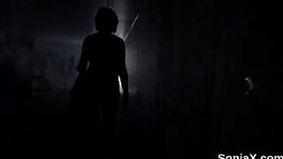 Неверная зрелая британская дама Соня представляет свои огромные сиськи - порно видео