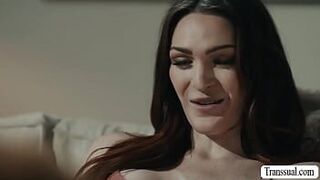 великолепный транссексуал без презерватива красавчик отчим - порно видео