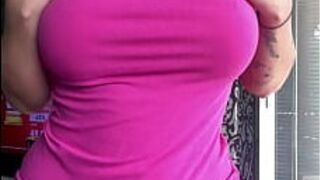 Тебе нравится, когда я сую свой большой страпон тебе в задницу? - порно видео