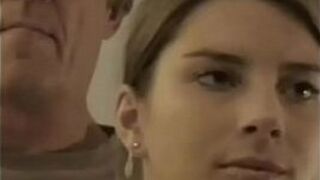 Катарину Хартлову нащупали старики в автобусе! - порно видео