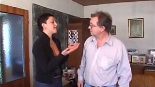 Классная зафира и огромный дэнглер - порно видео